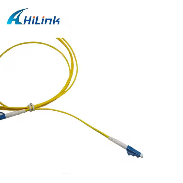 سیم پیچ فیبر نوری LC / UPC به LC / UPC کانکتور 9/125um 2.0/3.0mm 2M پرش